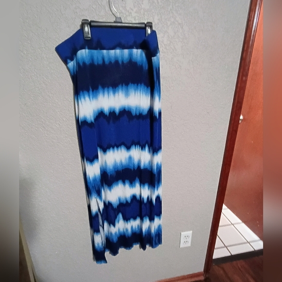 Preowned a.n.a. Blue & White Tie Dye Long Maxi Skirt - Picture 1 of 4